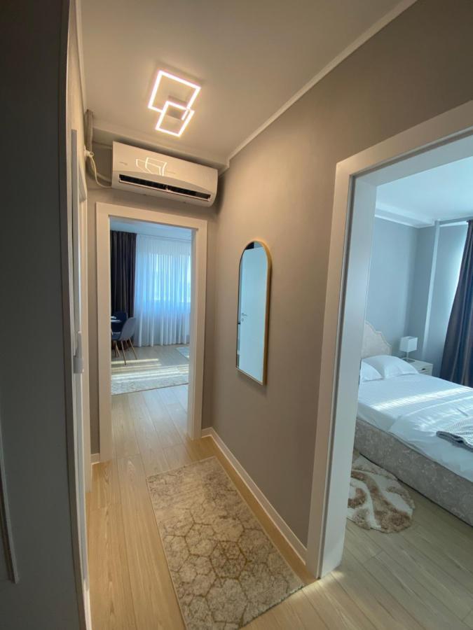 Em02- Apartament 2 Camere Luxury Targu Jiu Bagian luar foto