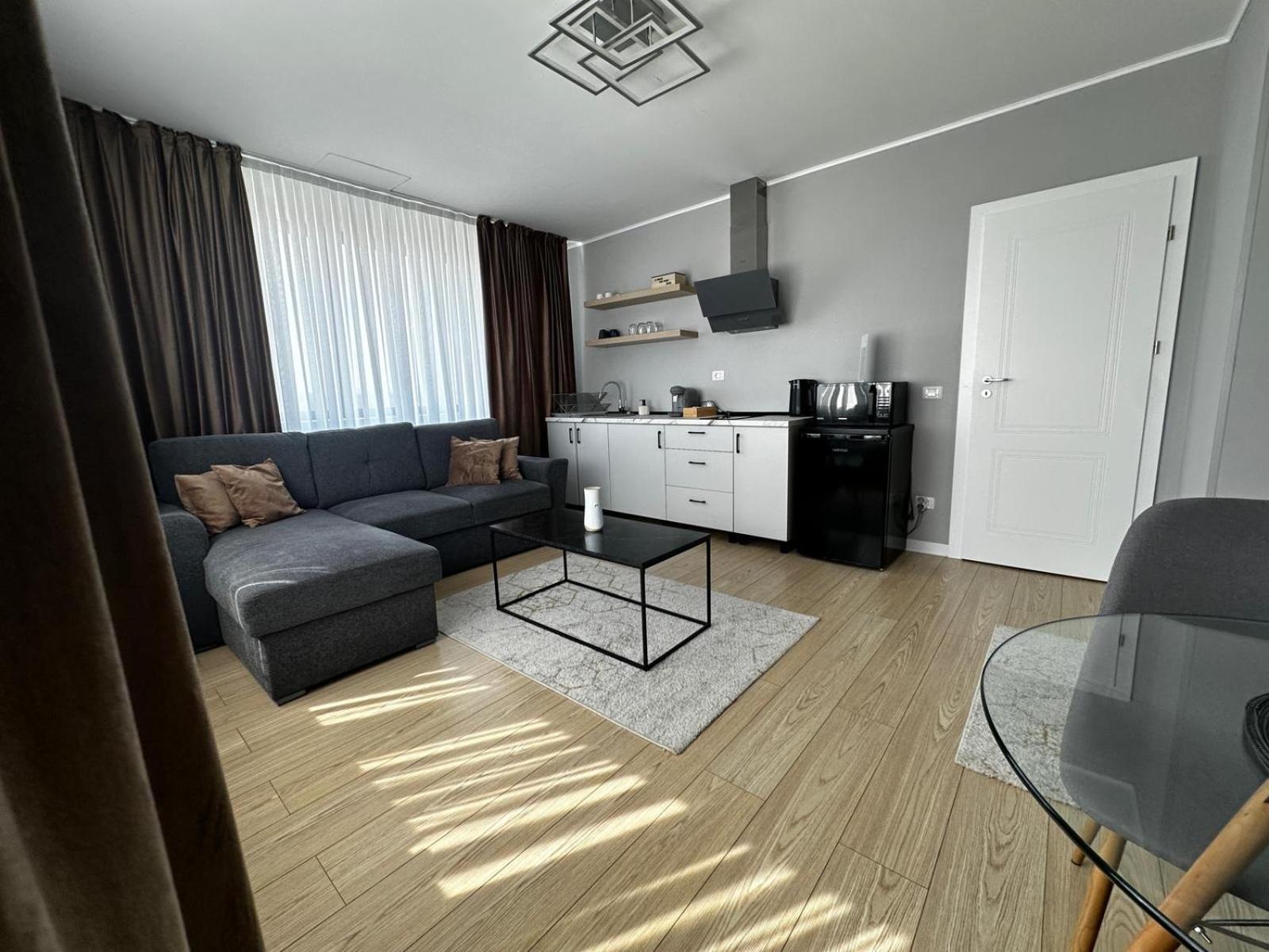 Em02- Apartament 2 Camere Luxury Targu Jiu Bagian luar foto